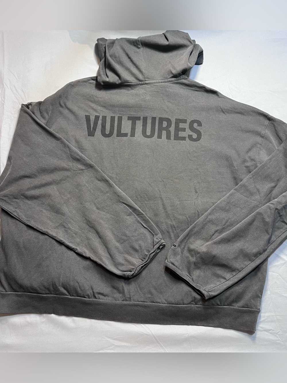 Yeezy vultures hoodie. Size 3 L/XL